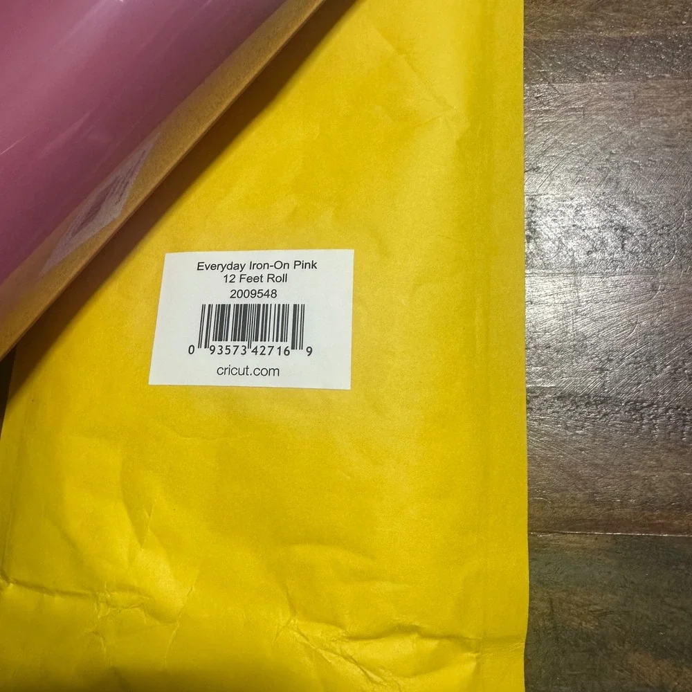 Cricut Everyday Iron-On Pink 12 Feet Roll Heat Transfer Vinyl HTV 2009548